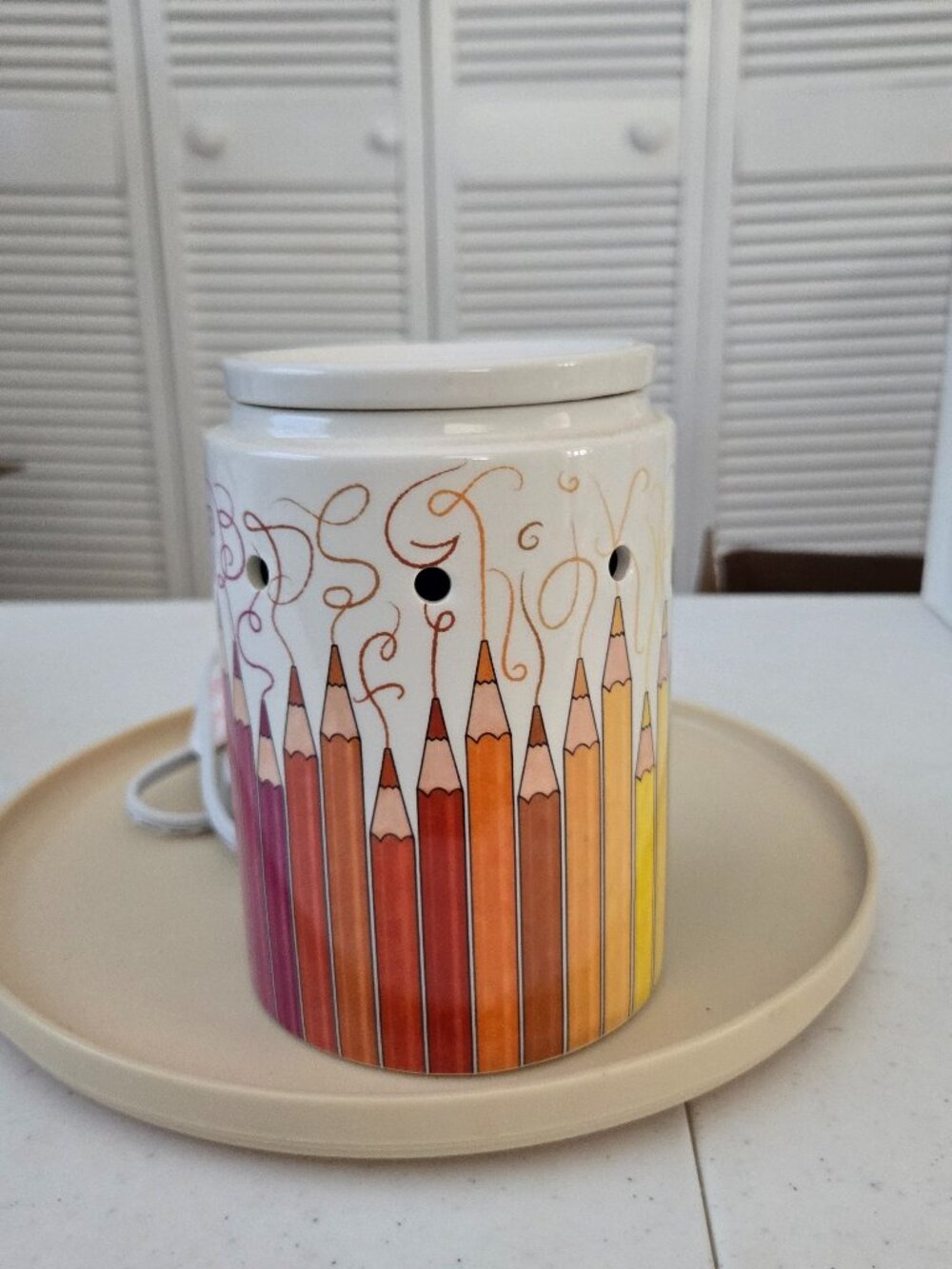 Scentsy Colorgraphy Wax Warmer Rainbow Colored Pencils Design Teacher Artist